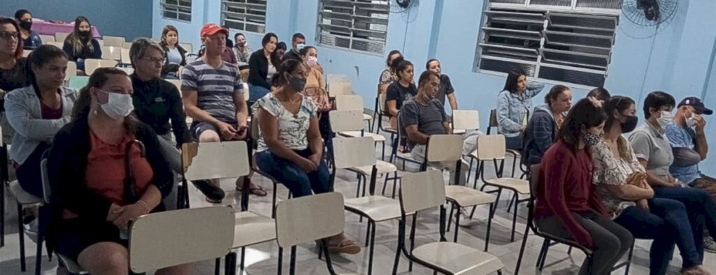 Secretarias de Educação e Saúde realizam reunião sobre vacinação infantil