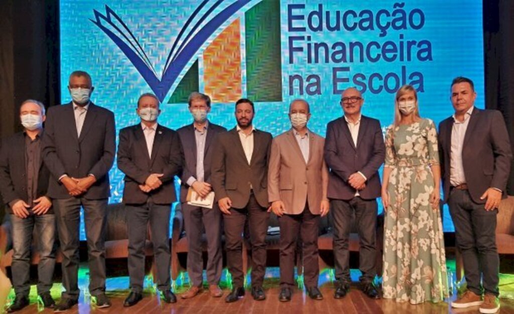 Programa de Educação Financeira é lançado em SC com as presenças de secretário e ministro