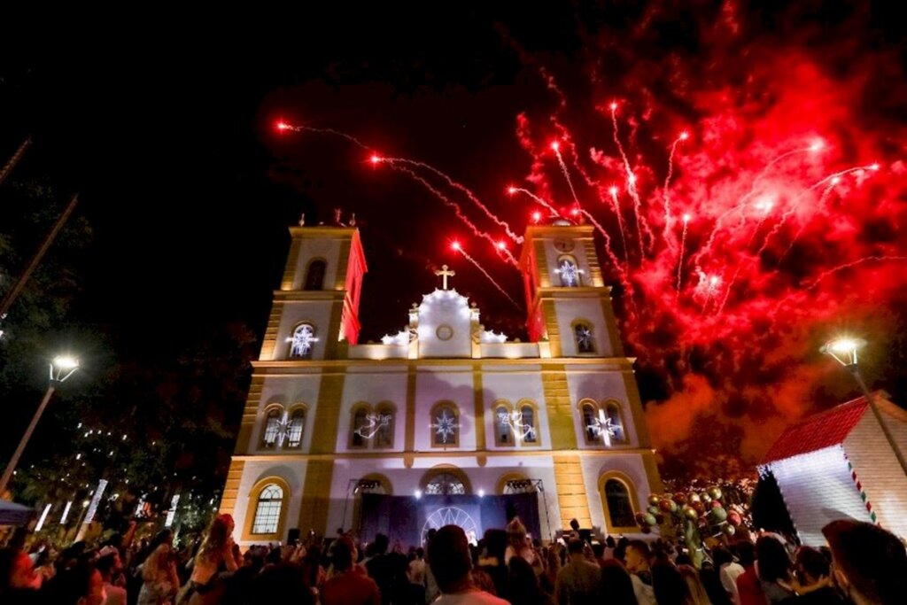 Comunidade francisquense participa da abertura do Tributo de Natal