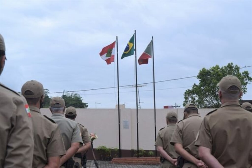 27º  Batalhão realiza cerimônia de promoção, entrega de brasões e medalhas e homenagem