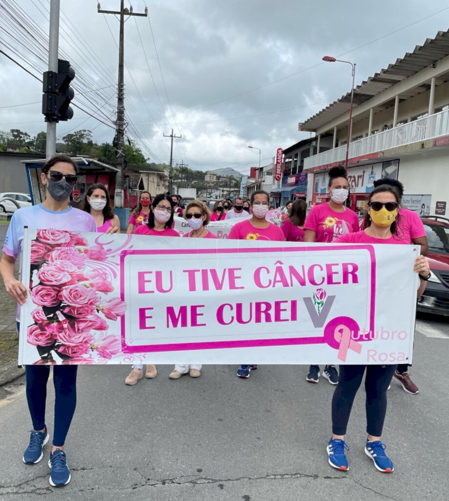 Esperança: Rede Feminina realiza caminhada motivacional  e fecha Campanha 'Outubro Rosa'