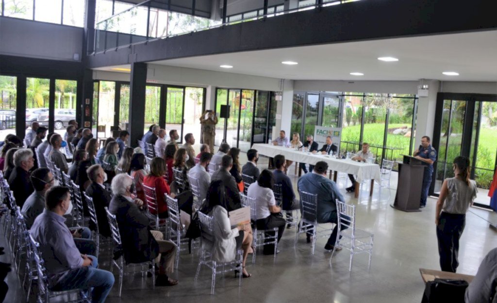 Segurança Pública na região foi tema do Café com Autoridades da ACIAA, junto com a 1ª Conferência em Araquari