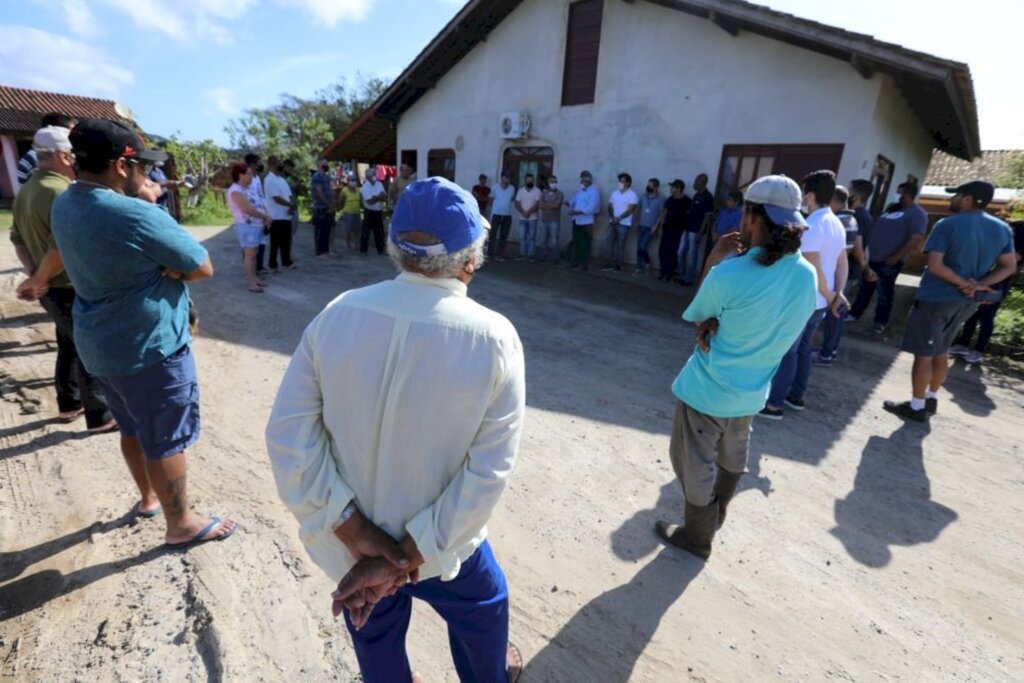 Assinada ordem de serviço para pavimentação asfáltica das ruas do entorno da escola Franklin de Oliveira