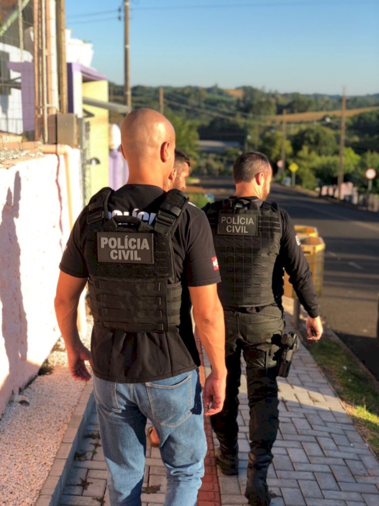 Polícia Civil de Maravilha prende dois indivíduos pelos crimes de estelionato, homicídios (tentativa) e roubo