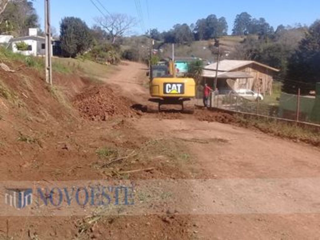 Linha Arabutã, em Maravilha, é contemplada com calçamento