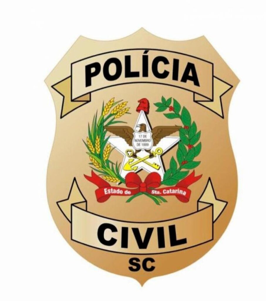 Policial reage a ataque de faca e atira contra agressor