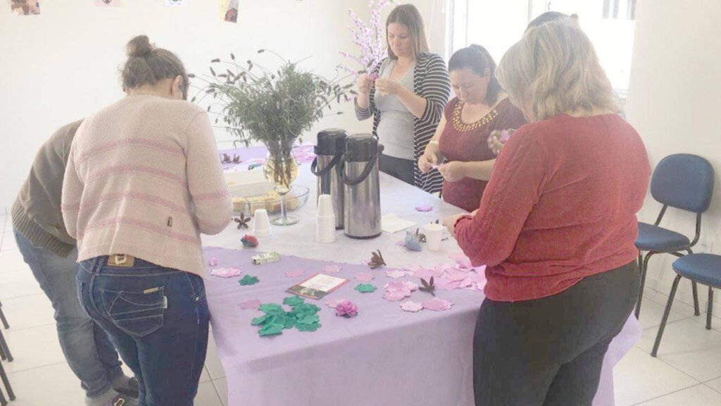 Roda de conversa reúne público feminino