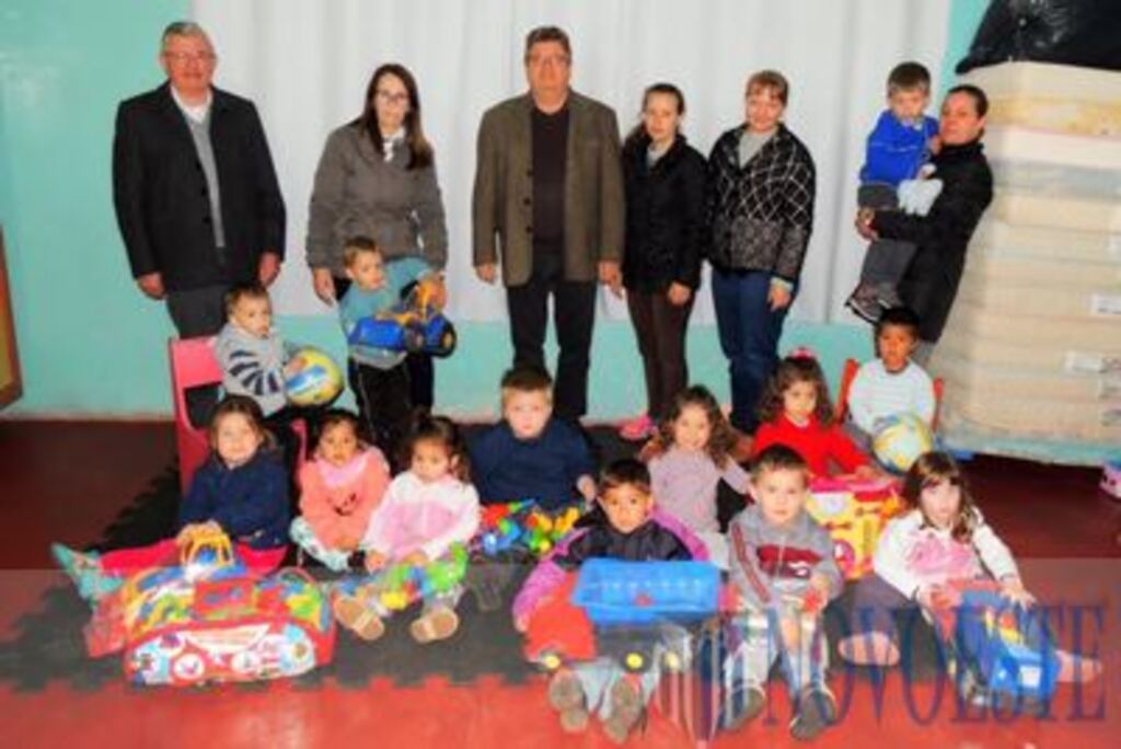 Representantes da administração visitam creche e escola em Romelândia