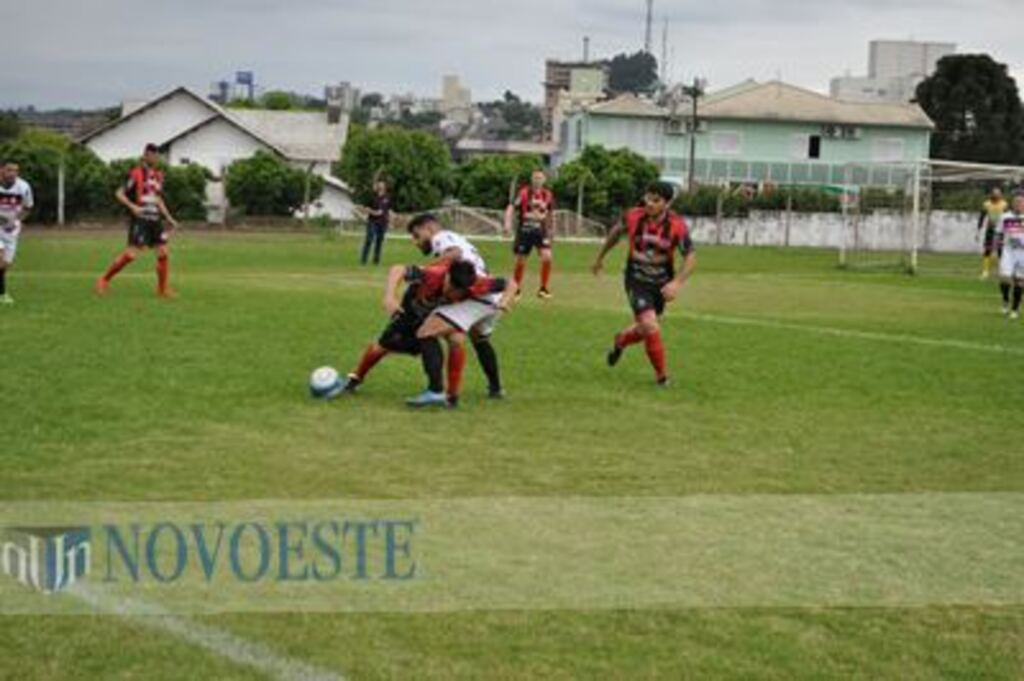 CRM disputa a primeira da semifinal em casa