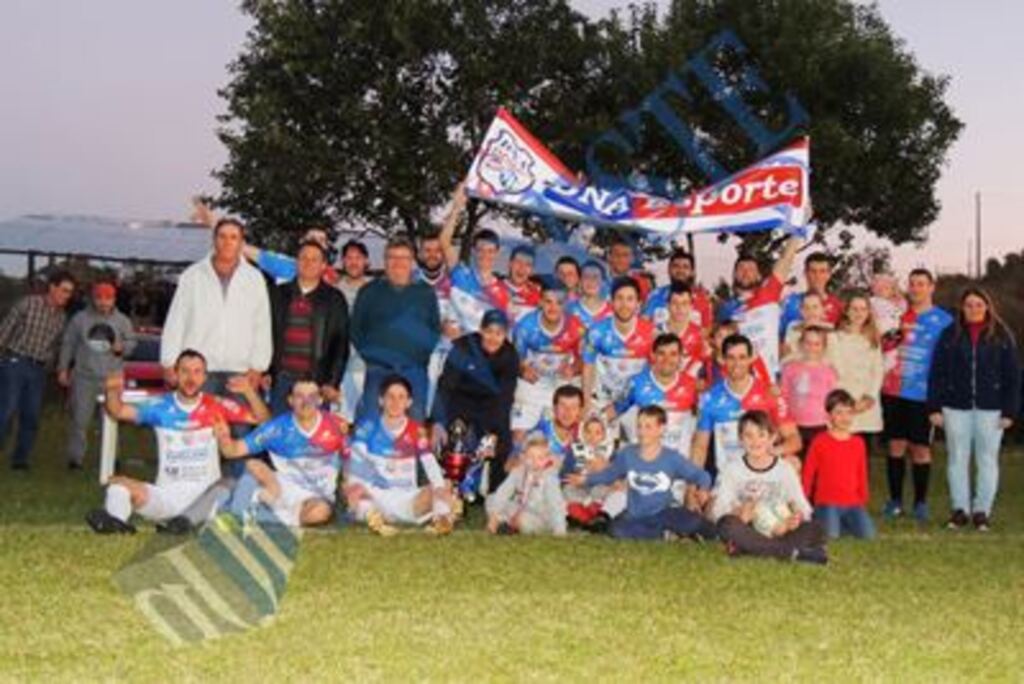 Campeonato de futebol de campo tem campeão