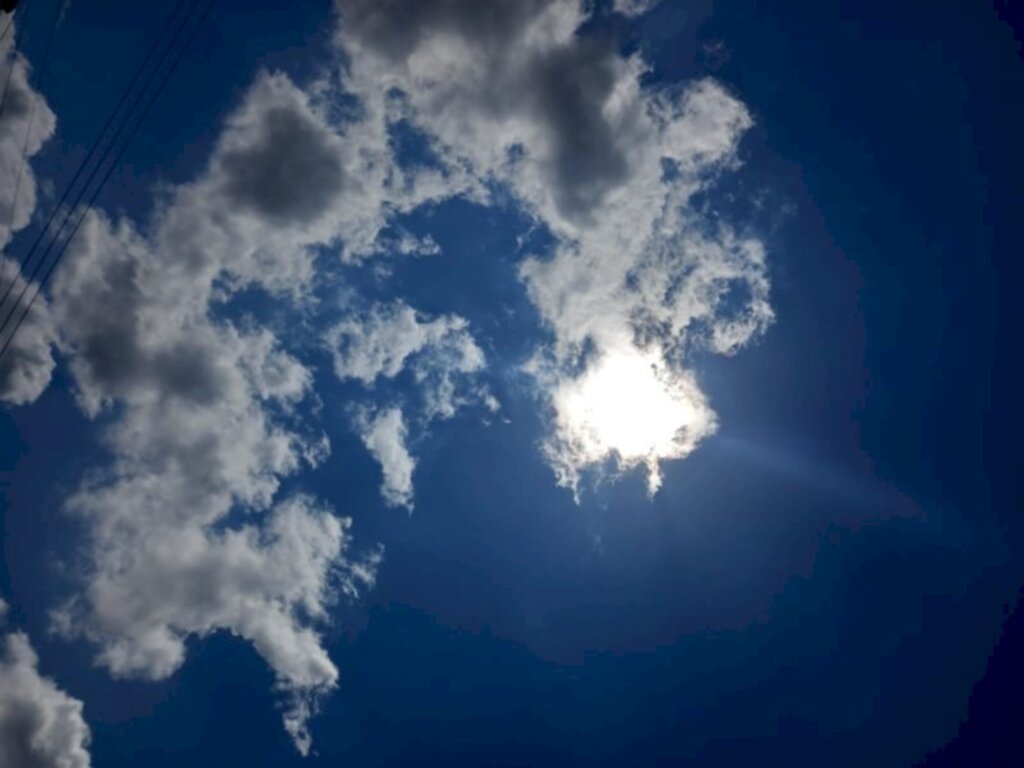 'Combo' de umidade e sol entre nuvens provoca chuva em SC nesta quinta; veja regiões