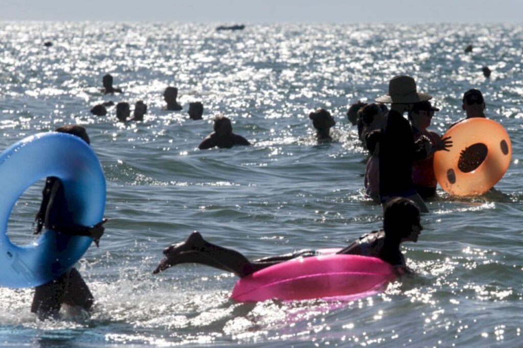 SC tem sensação térmica de 52°C e alerta para onda de calor segue com temporais