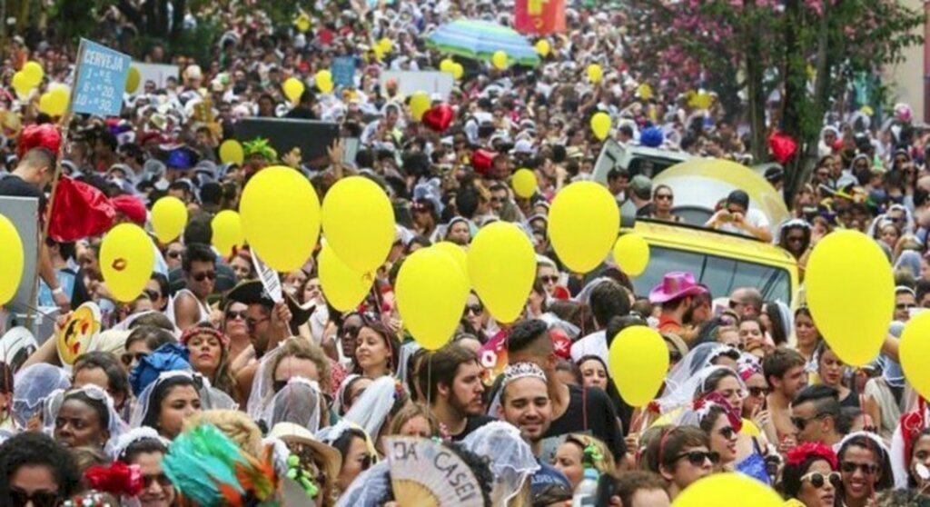 Carnaval: 45% afirmam que vão passar festa em casa, diz pesquisa