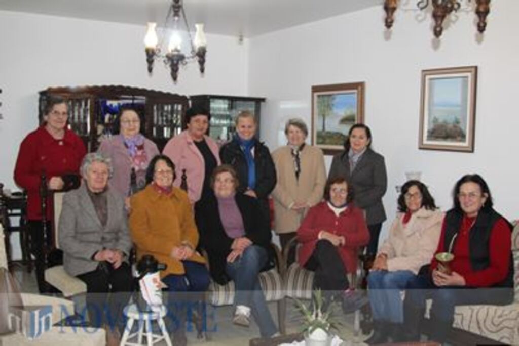 Lar de Convivência organiza Baile de Debutantes da Terceira Idade em Maravilha