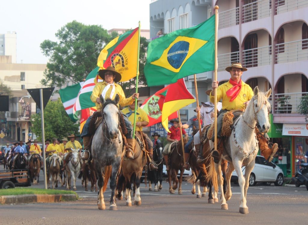 Iniciam os festejos da Semana Farroupilha