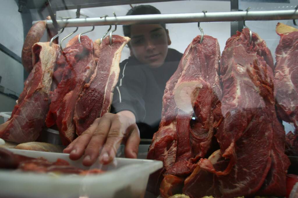 Valor da venda de carnes bovina e suína aumenta 5,4% em novembro