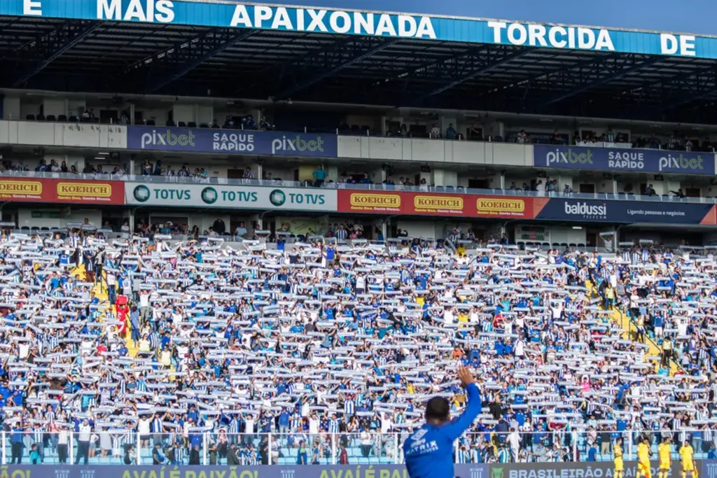 Torcida do Avaí contra o Atlético-MG na Ressacada — Foto: Laysa Silva/Avaí - 