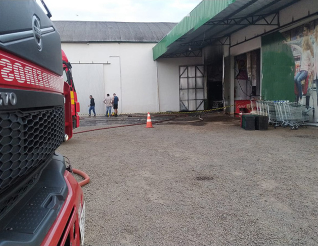 Incêndio em mercado