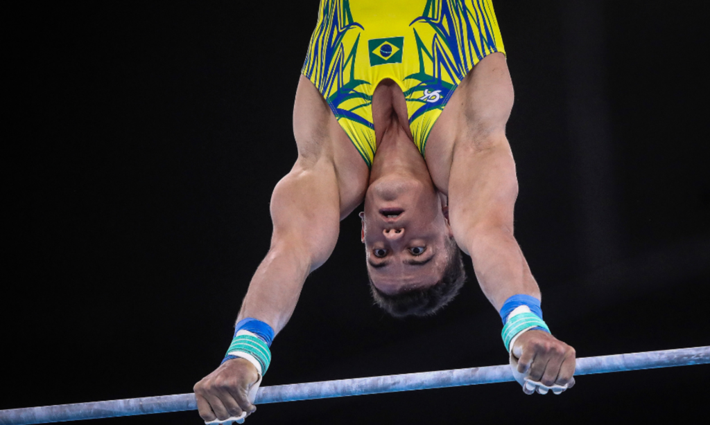 Arquivo/Gaspar Nóbrega/COB - Caio Souza é ouro nas barras paralelas em etapa da Copa do Mundo