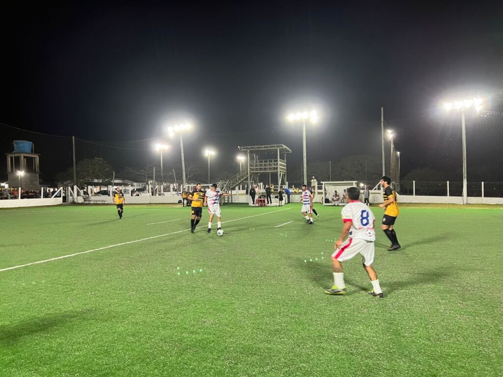 Copa Cerpalo em reta final da primeira fase para times de Paulo Lopes