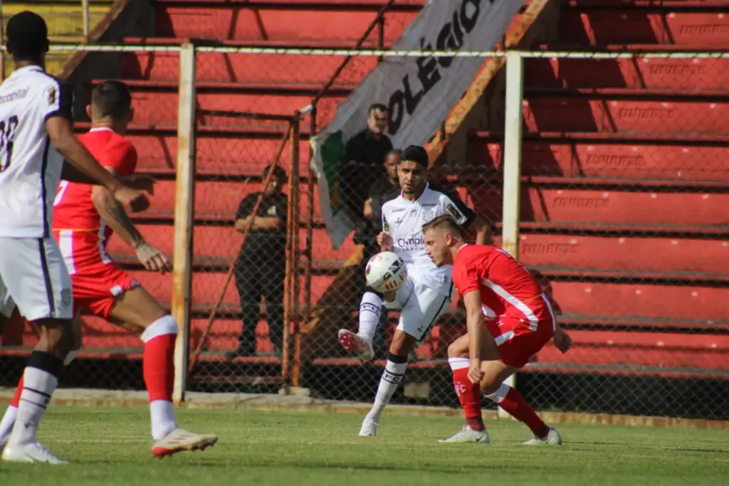 Hercílio Luz marca no fim e vence o Figueirense pela Copa SC