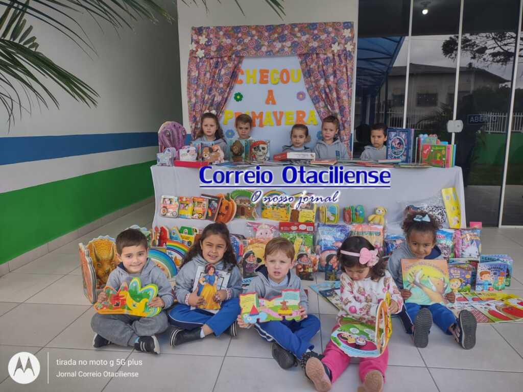 Escolas da rede municipal e biblioteca foram contempladas com kits de livros em Otacílio Costa
