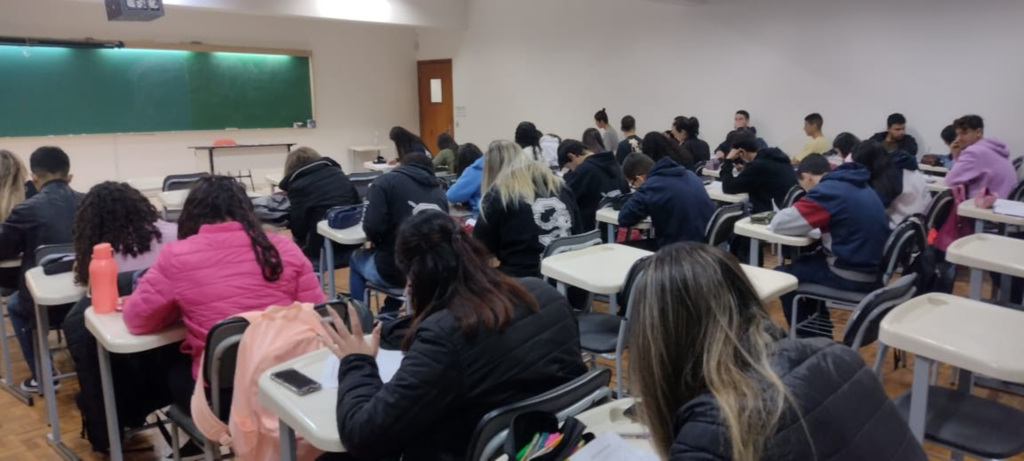 Udesc Lages inicia aulas de pré-vestibular gratuito para estudantes da rede pública