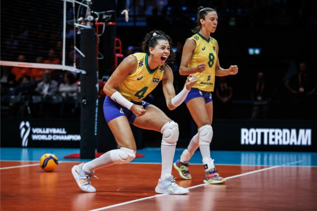 Foto Twitter Time Brasil - Brasil bate Porto Rico no Mundial de Vôlei com barreira firme de Carol
