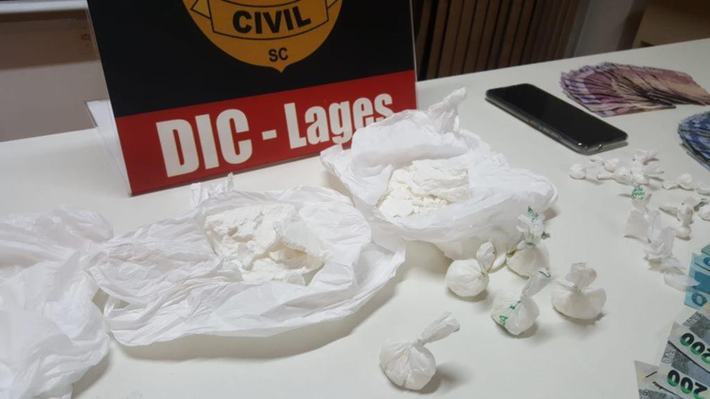 Polícia Civil faz apreensão de cocaína em Bom Retiro