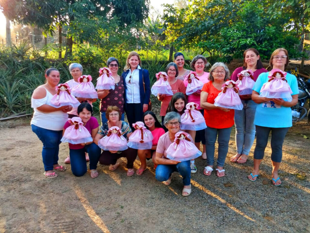 Secretaria de Assistência Social de Imaruí, realiza curso de confecção de bonecas para idosos e mulheres das comunidades do município