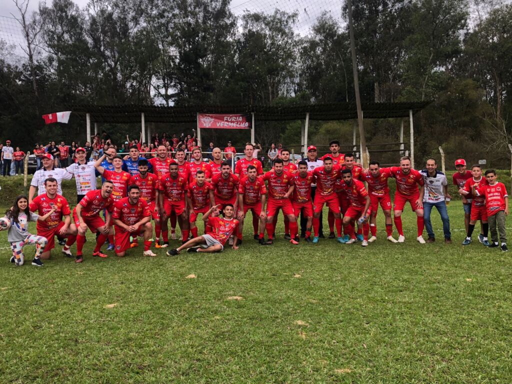 Poço Rico vence a Ponte Preta  com quatro gols de Renan Sousa