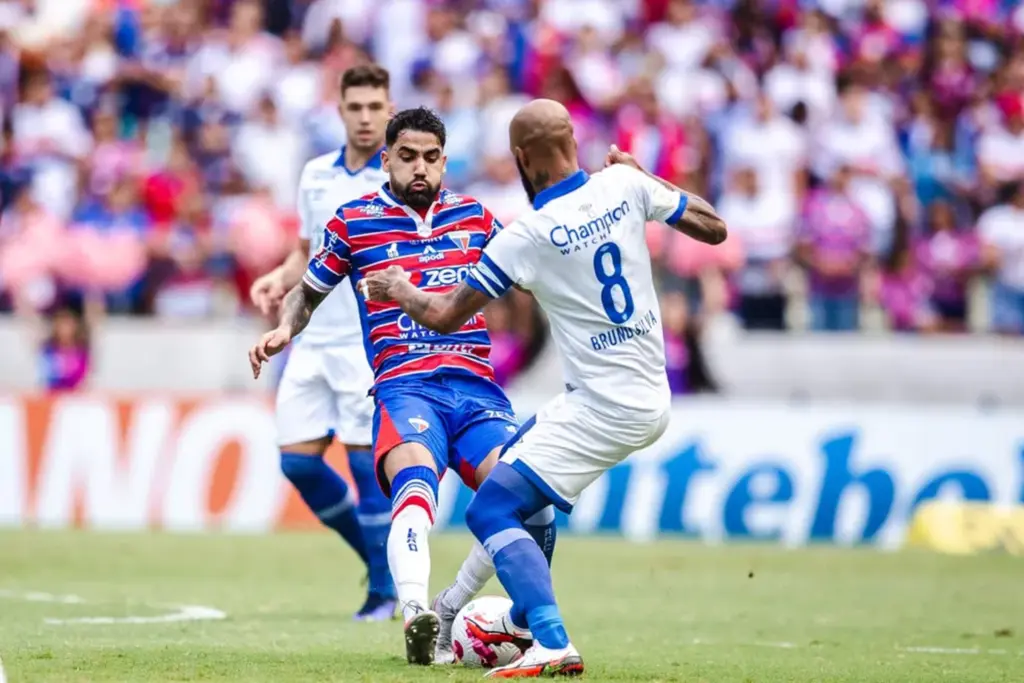  - Avaí perde para o Fortaleza e chega a quarta derrota seguida — Foto: Thiago Gadelha/SVM