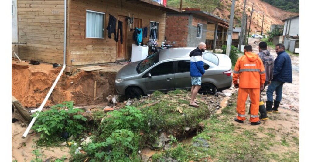 Após alagamentos no final de semana previsão alerta para mais chuva