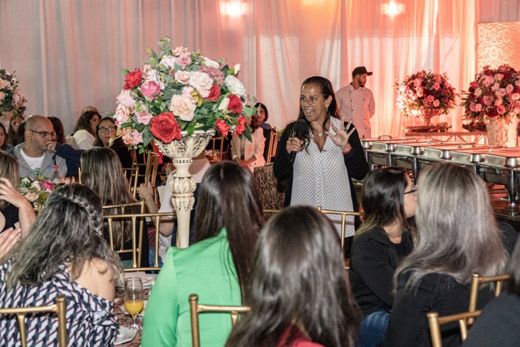 Uma noite memorável: jantar de confraternização reúne 320 servidores da Educação para celebrar o 