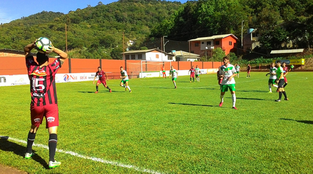 Niterói aguarda adversário