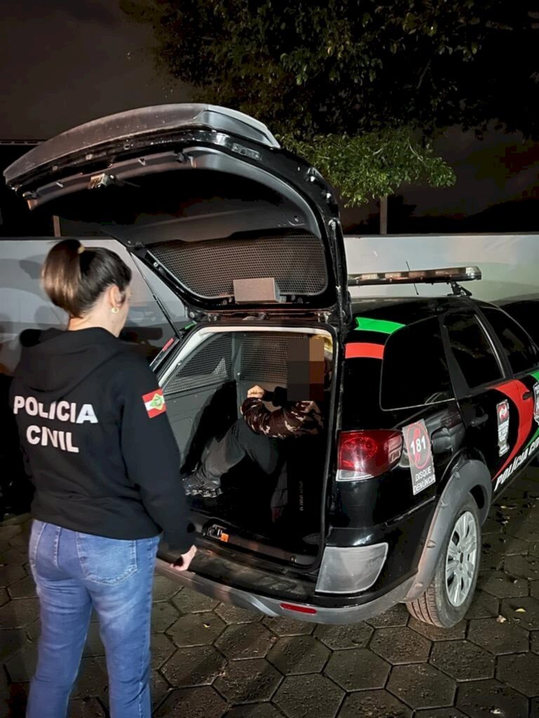 POLÍCIA CIVIL DE ASCURRA PRENDE PREVENTIVAMENTE SUSPEITO DE PARTICIPAR DE ORGANIZAÇÃO CRIMINOSA DIRECIONADA AO TRÁFICO DE DROGAS