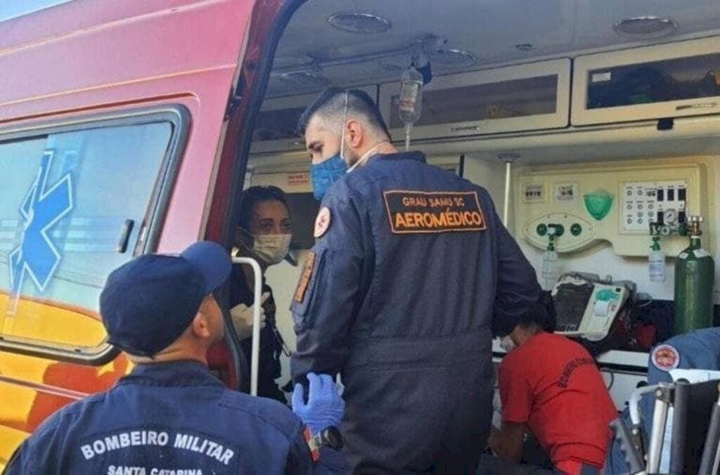 Bombeiros salvam menino que ficou sem respirar após engolir apito no Vale do Itajaí