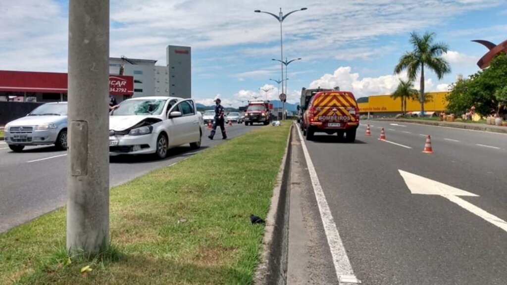 Motorista bêbado mata pedestre atropelado na Via Expressa em Blumenau