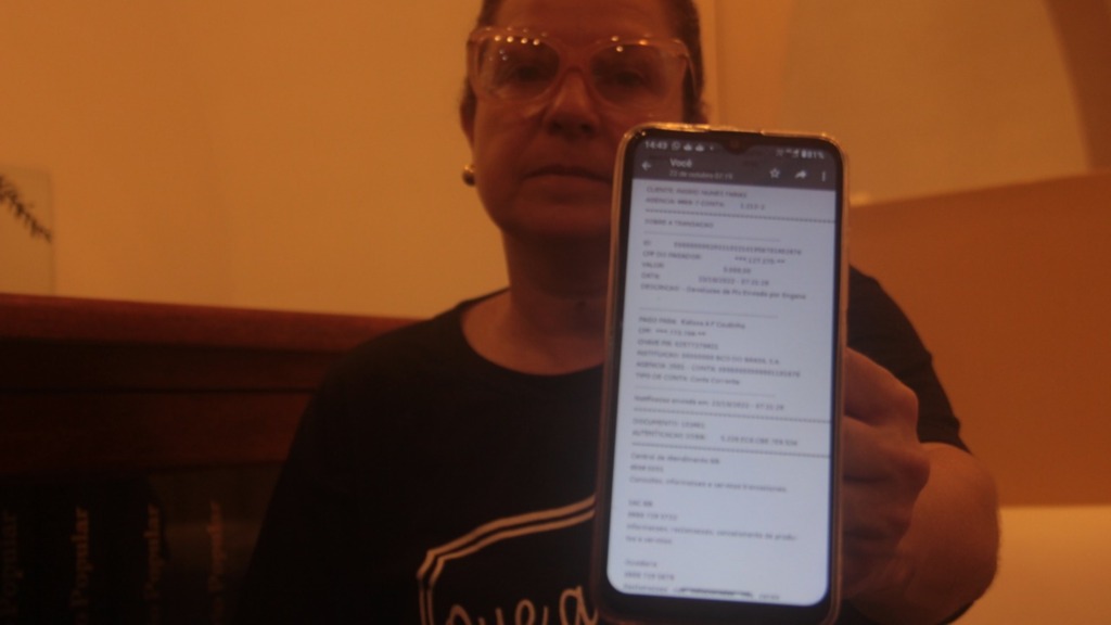 Foto: Lucas Kurz - Ingrid ficou surpresa quando viu a transferência de R$5 mil.