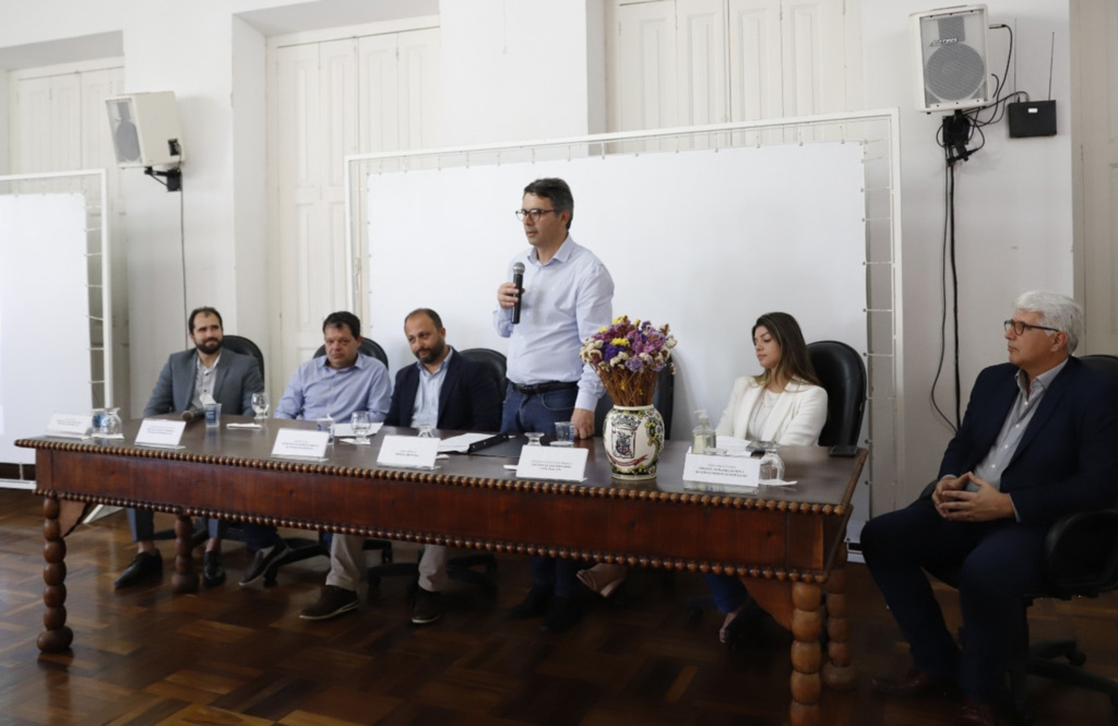 Foto: Divulgação - DP - Prefeito Fábio Branco recebeu o secretário Roger Pozzi e os representantes das três empresas