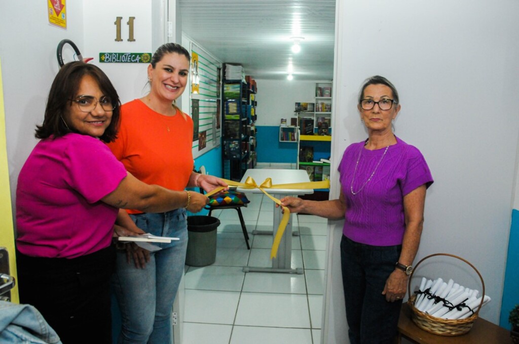 CEM Vice-Prefeito Cecílio Couto Silveira inaugura biblioteca