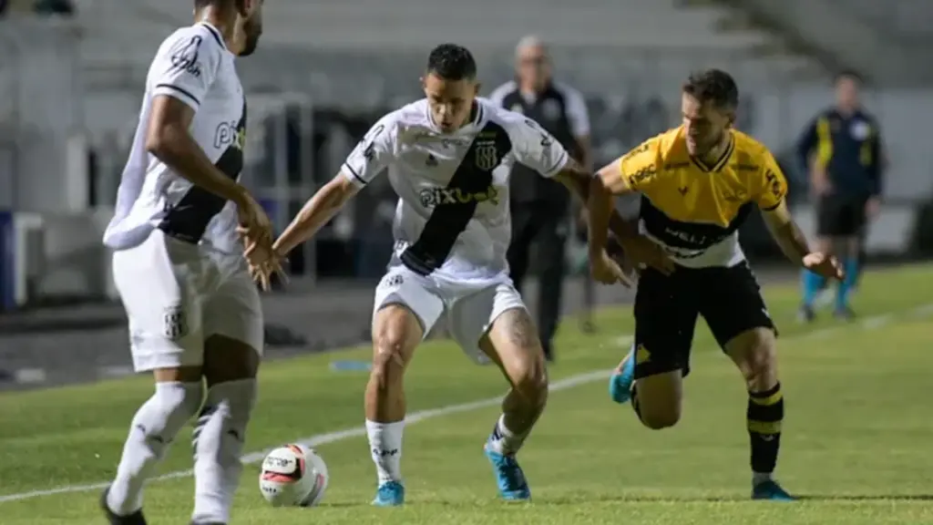  - Lance de Ponte x Criciúma pela Série B (Foto: Álvaro Jr/ PontePress)