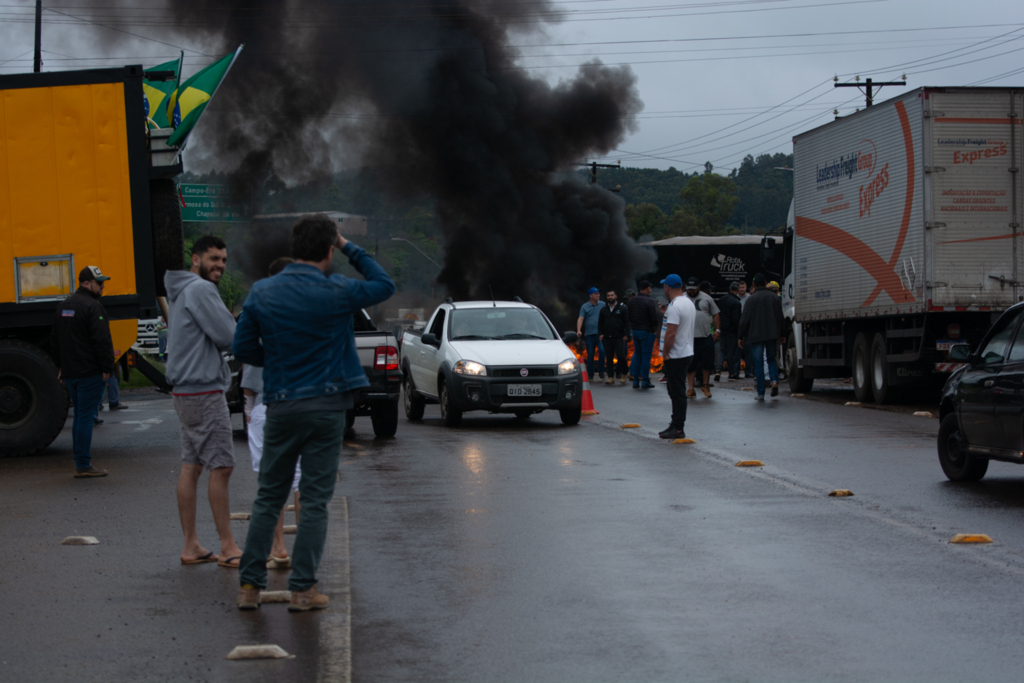 Rodovias sofrem bloqueios