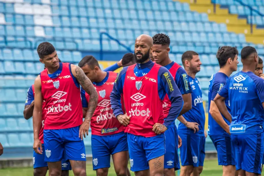  - Bruno Silva está suspenso contra o Bragantino — Foto: Leandro Boeira/Avaí FC