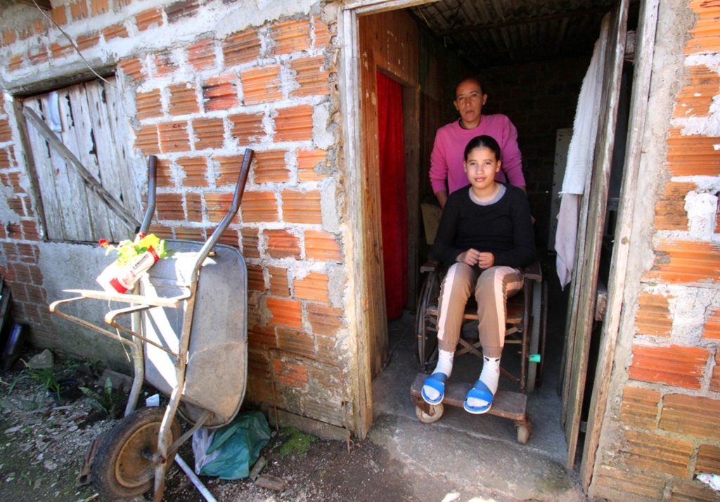 Pelotense de 12 anos é diagnosticada com esclerose múltipla