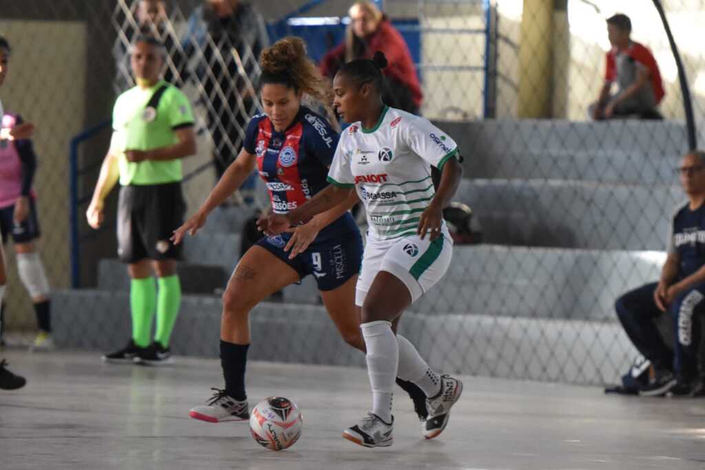 (Foto: Tiago Winter) - Malgi joga por uma vitória simples para ser campeã Estadual