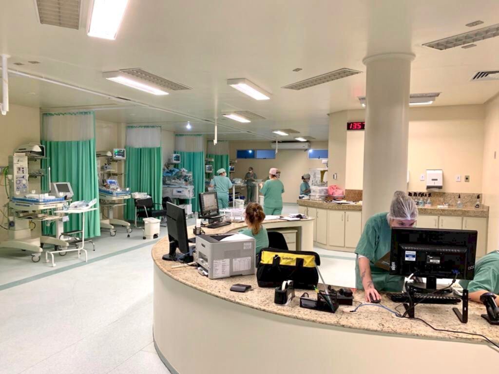 Hospital Regional de Araranguá dobra leitos de UTI Neonatal e inaugura novos leitos de enfermaria pediátrica