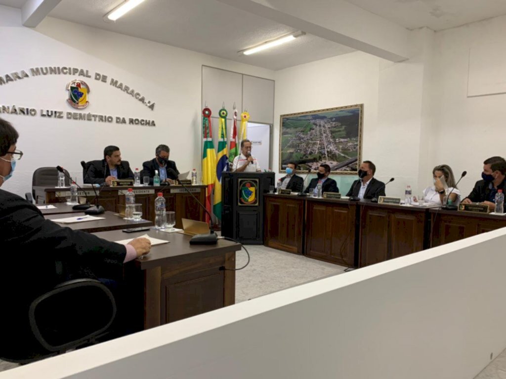 MARACAJÁ - Prefeito e vice de Maracajá participam da 1º sessão ordinária da Câmara de Vereadores