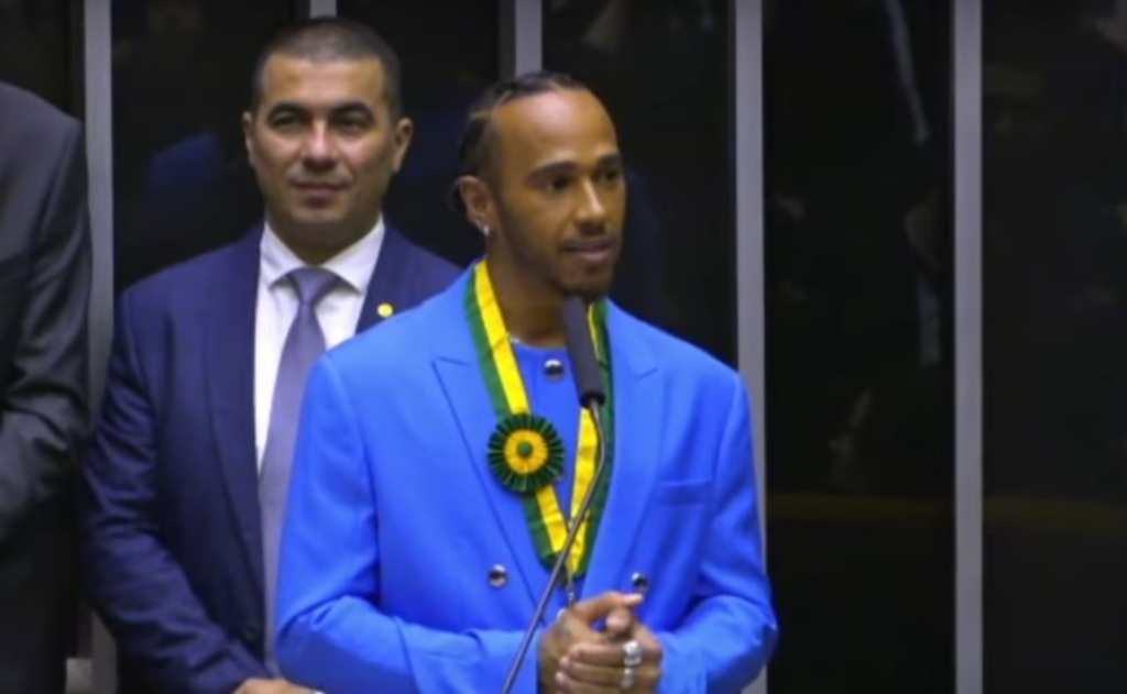 Câmara concede título de cidadão brasileiro honorário a Lewis Hamilton
