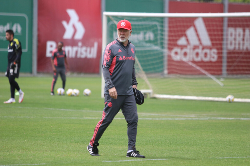 (Foto: Ricardo Duarte) - Mano Menezes voltou a relacionar o goleiro Daniel